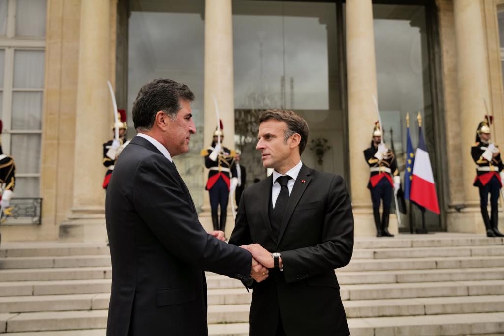 French President Emmanuel Macron on Friday received Kurdistan Region President Nechirvan Barzani at the Elysee Palace, Paris, Nov. 3, 2023 (Photo: Kurdistan Region Presidency).